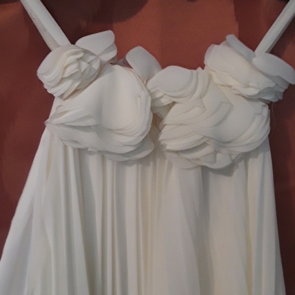 Cream Pleated Dress - Picture 3 of 4